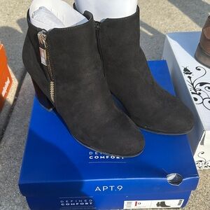 Apt. 9 Women's Black Ankle Booties